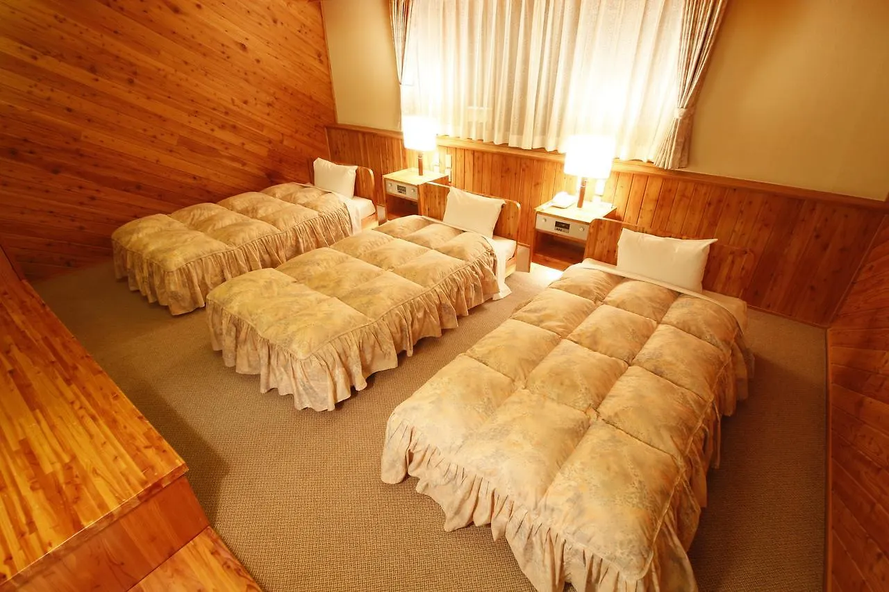 Log Hotel Larch Lake Kanayama Minamifurano 3*,